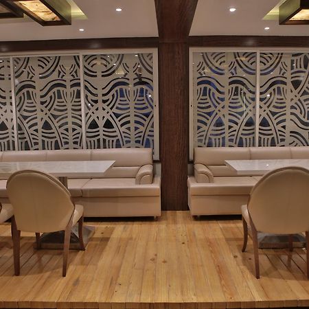 Hotel K P Pride Jalgaon Exterior foto